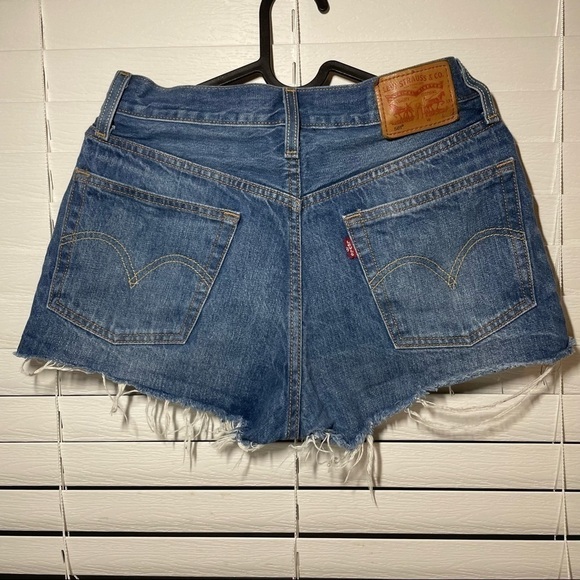 levi’s 501 Distressed Denim Shorts size 27 - Picture 6 of 10